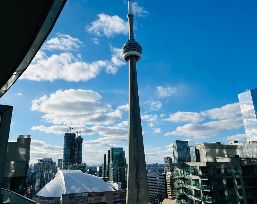 Luxury Condo - Steps To Everything - Balcony View Toronto Eksteriør bilde